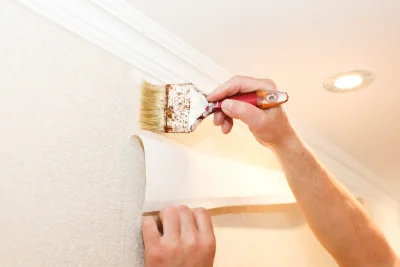 Pose de papier peint à Flacy — revêtements muraux et toiles de verre